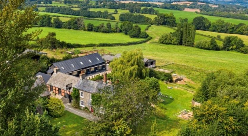 Photo of 9 Bed in Westbrook