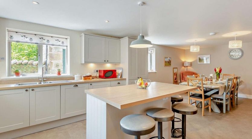 Photo of 4 Bed in Burrow