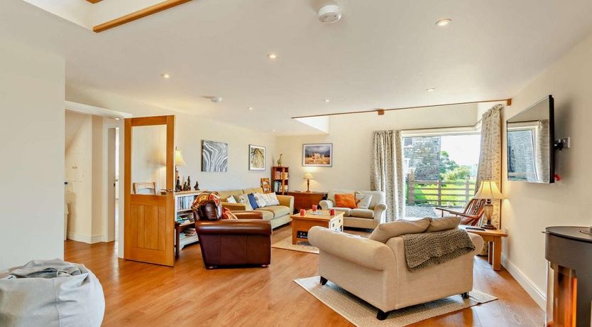 Photo of 4 Bed in Burrow