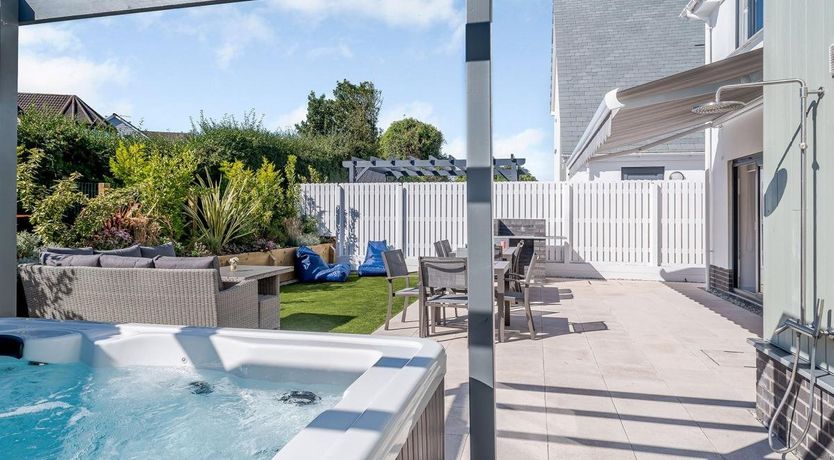 Photo of 4 Bed in Instow