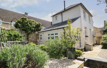 Blundell's Cottage Holiday Cottage