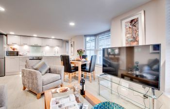 The Admirals Room 2 Apartment
