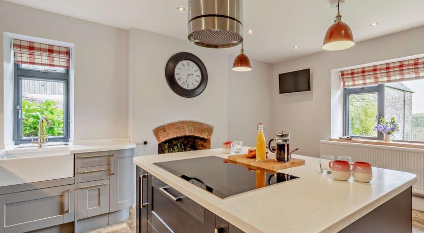 Photo of 5 Bed in Ashbrittle