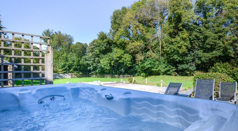 Photo of 6 Bed in Okehampton