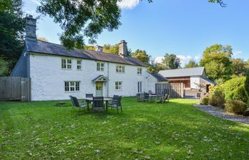 6 Bed in Okehampton Holiday Cottage