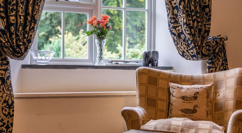 Photo of 6 Bed in Okehampton