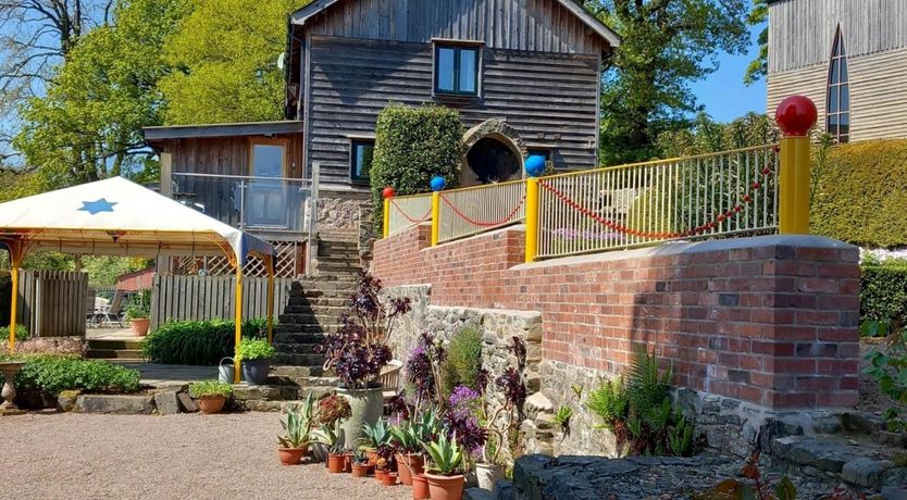 Photo of 4 Bed in Newtown