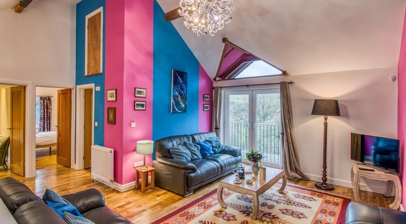 Photo of 4 Bed in Dolfor