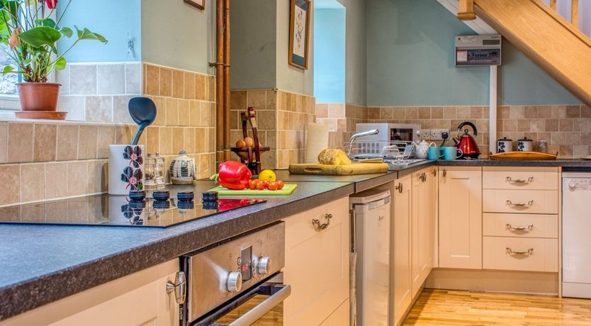 Photo of 4 Bed in Dolfor