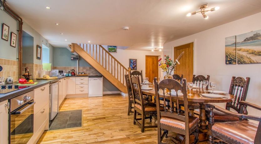 Photo of 4 Bed in Newtown