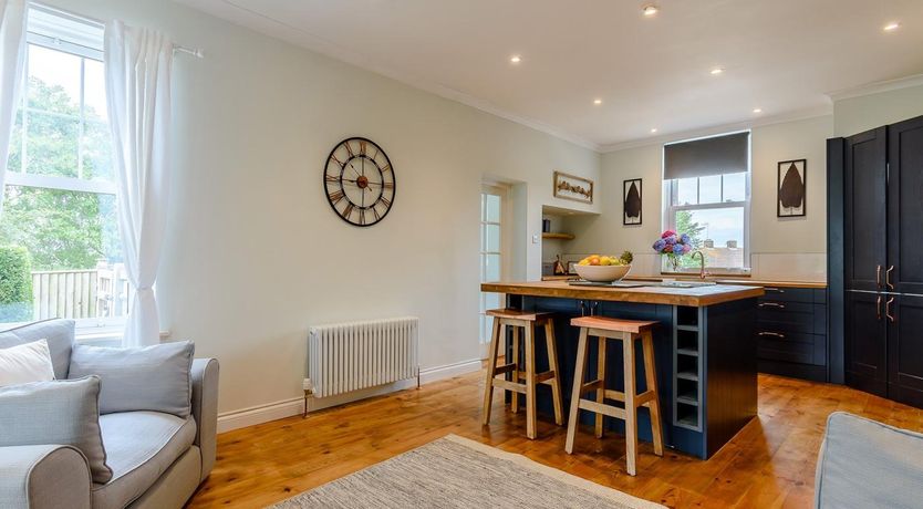 Photo of 4 Bed in Bexhill-on-sea