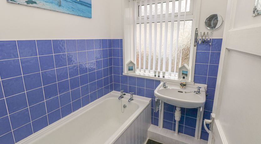 Photo of Cwtch Ar Y Mor