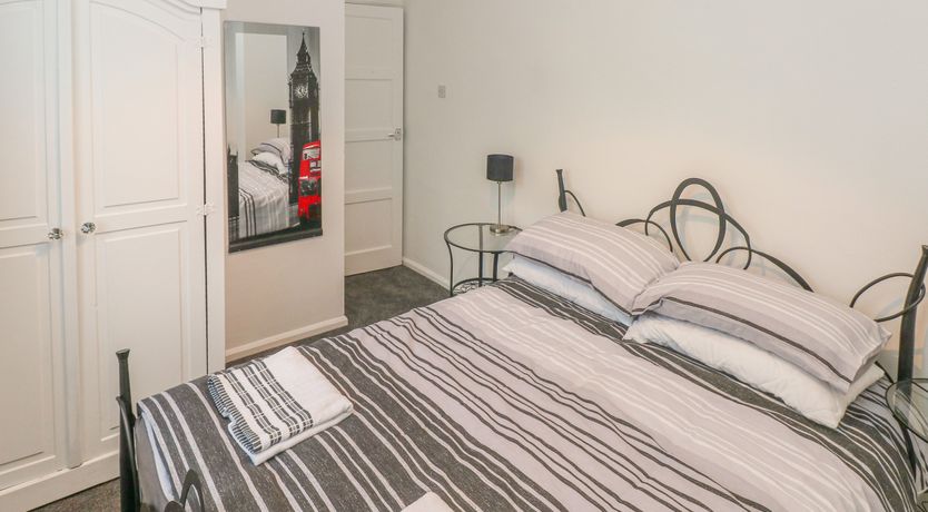 Photo of Cwtch Ar Y Mor