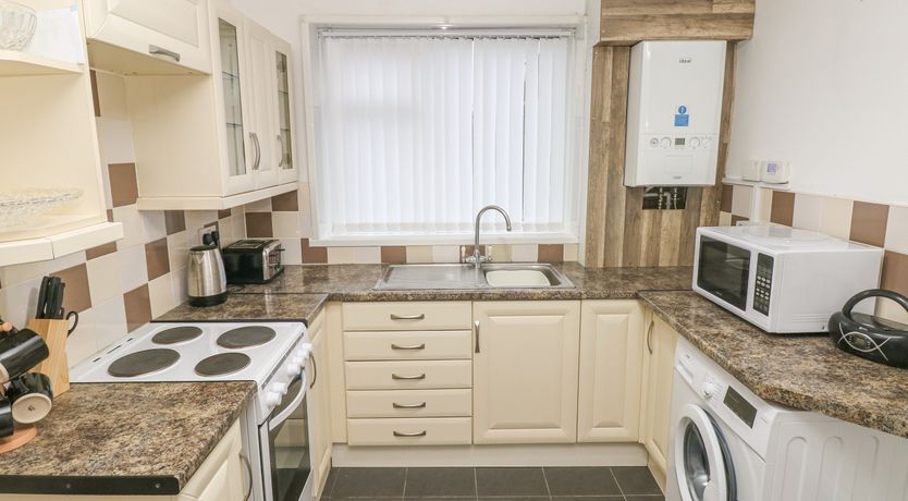 Photo of Cwtch Ar Y Mor