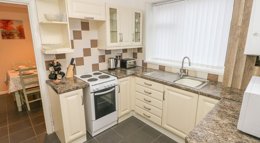 Photo of Cwtch Ar Y Mor