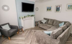 Photo of Cwtch Ar Y Mor