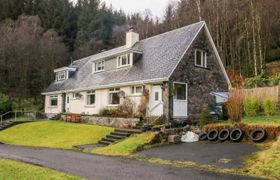 Photo of glenfinglas-dam-cottage