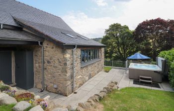 Ysgubor Tyddyn Isaf Holiday Cottage