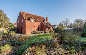 4 Bed in Melton Constable Holiday Cottage