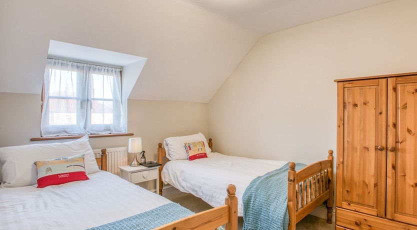 Photo of 4 Bed in Briston