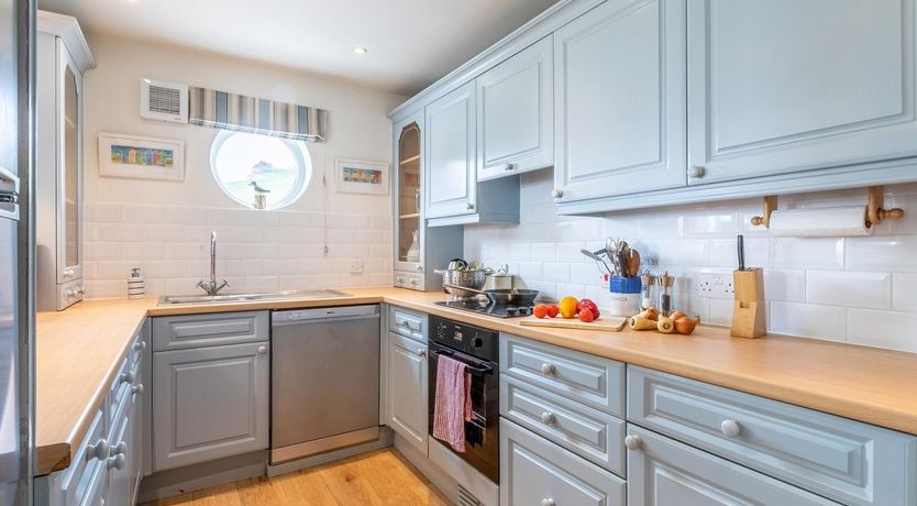 Photo of 2 Bed in Bridport