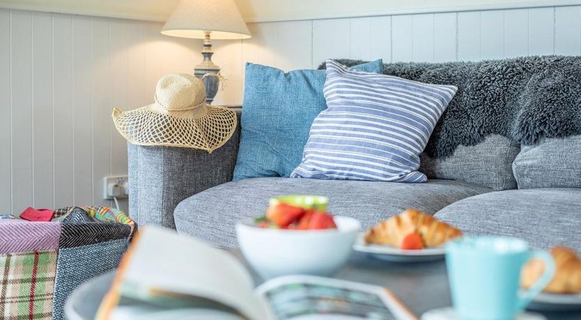 Photo of 2 Bed in Eype