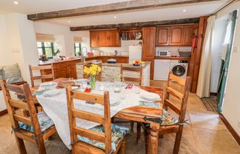 Five Mile House Barn Holiday Cottage