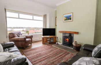 8 Mere View Avenue Holiday Cottage