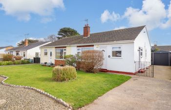 Castle Cove Holiday Cottage