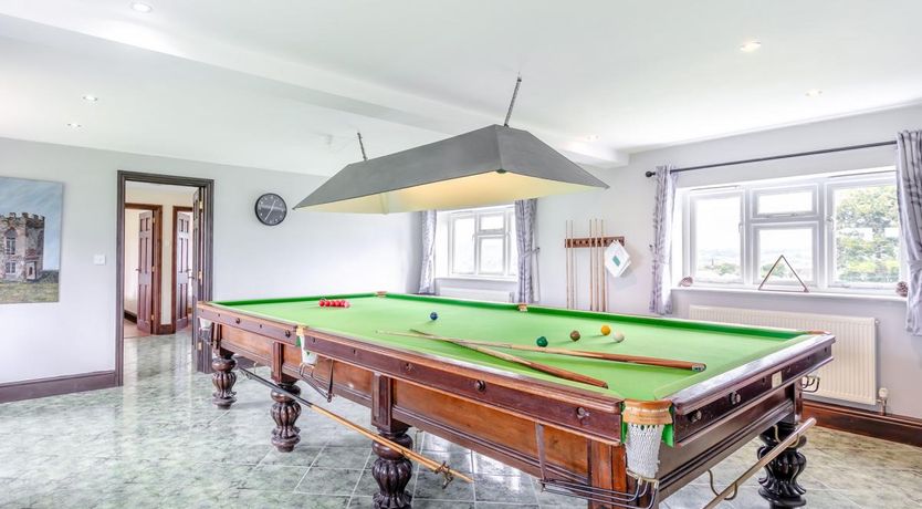 Photo of 4 Bed in Bickington