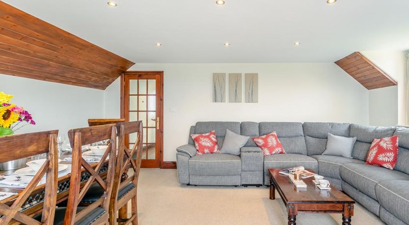 Photo of 4 Bed in Bickington