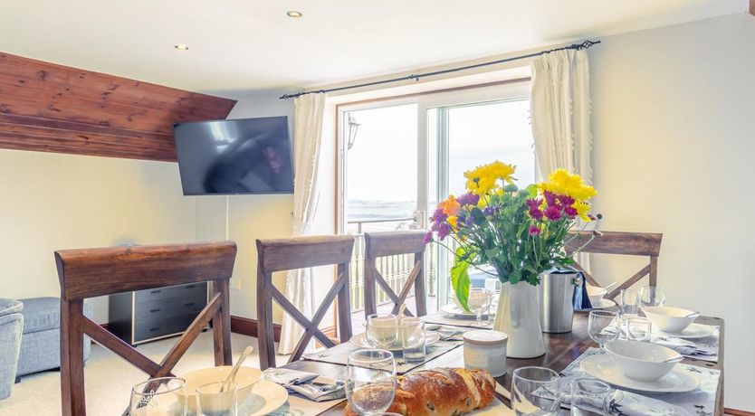 Photo of 4 Bed in Bickington