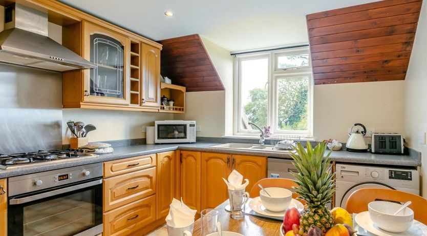 Photo of 4 Bed in Bickington