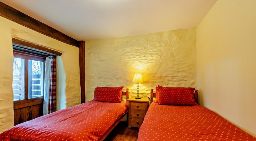 Photo of 5 Bed in Ilfracombe
