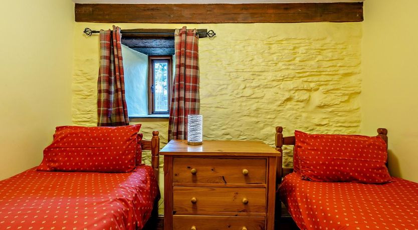 Photo of 5 Bed in Ilfracombe