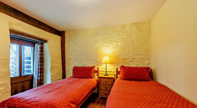 Photo of 5 Bed in Ilfracombe