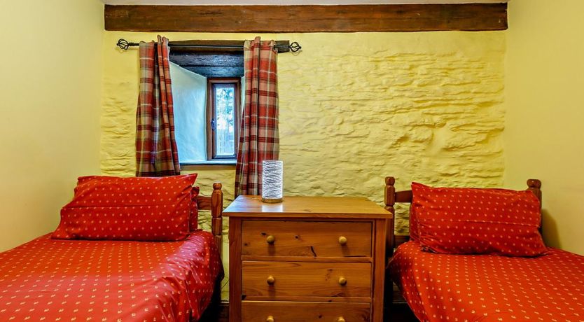 Photo of 5 Bed in Ilfracombe