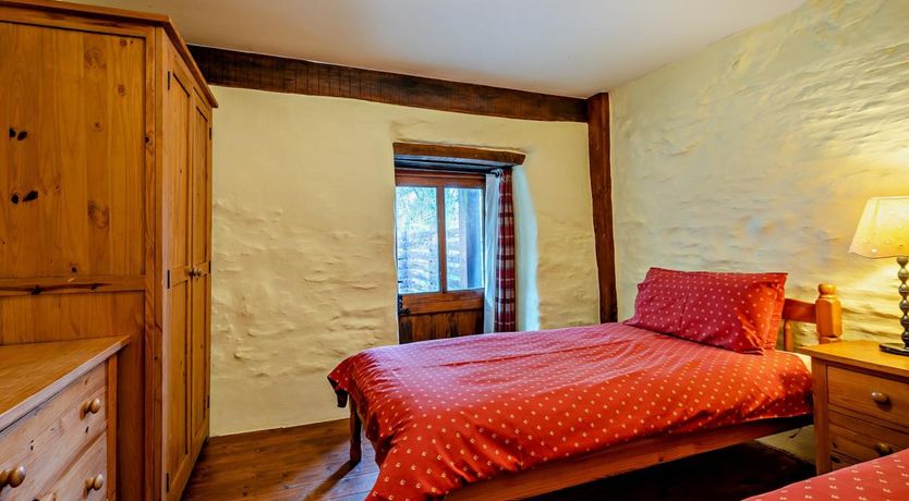 Photo of 5 Bed in Ilfracombe