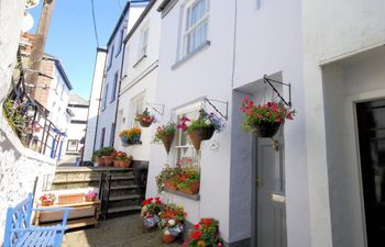 in Appledore (DOLPH) Holiday Cottage