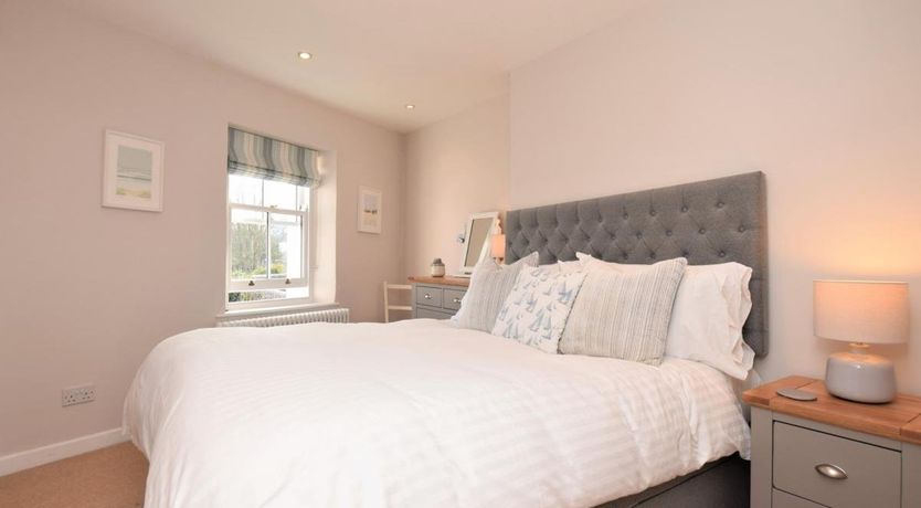 Photo of 2 Bed in Appledore