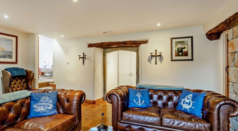 Photo of 4 Bed in Appledore