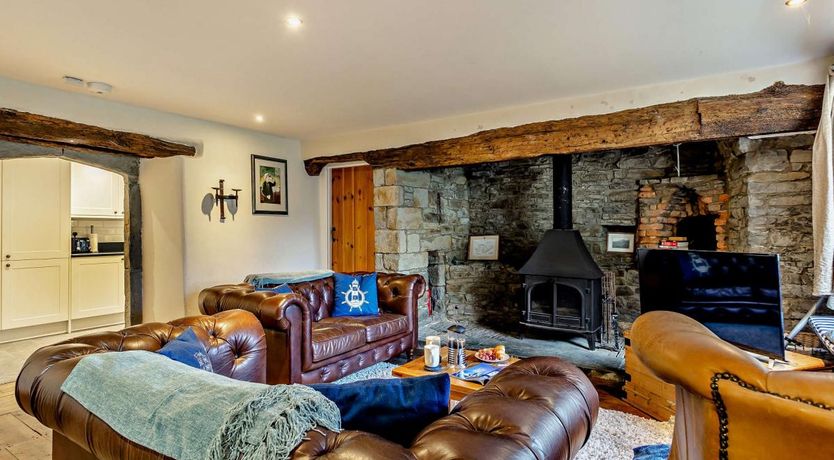 Photo of 4 Bed in Appledore