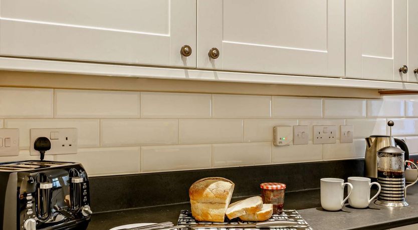 Photo of 4 Bed in Appledore