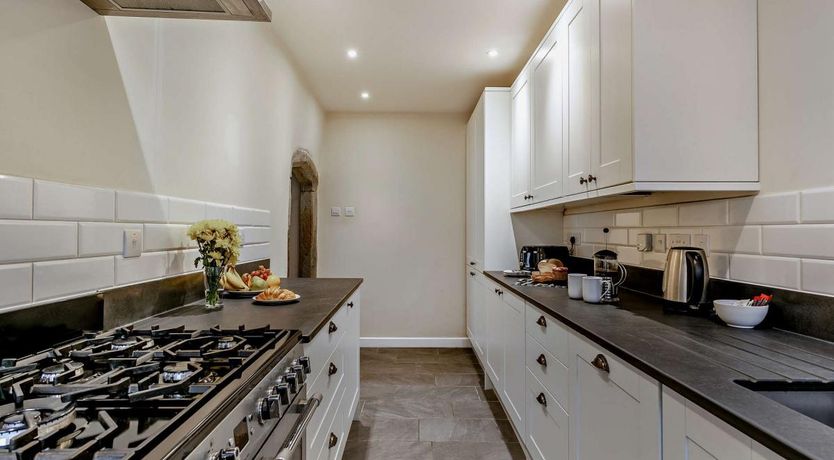 Photo of 4 Bed in Appledore