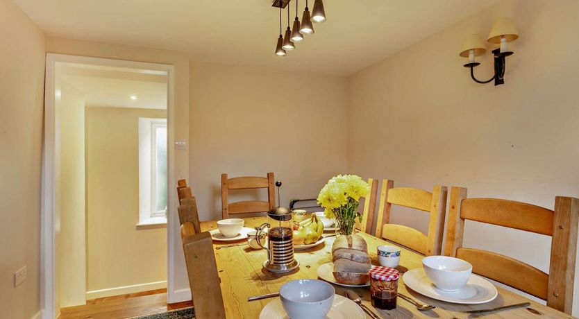 Photo of 4 Bed in Appledore