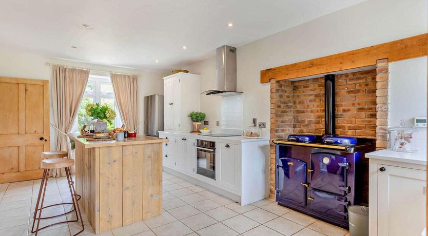 Photo of 3 Bed in Kingsbridge