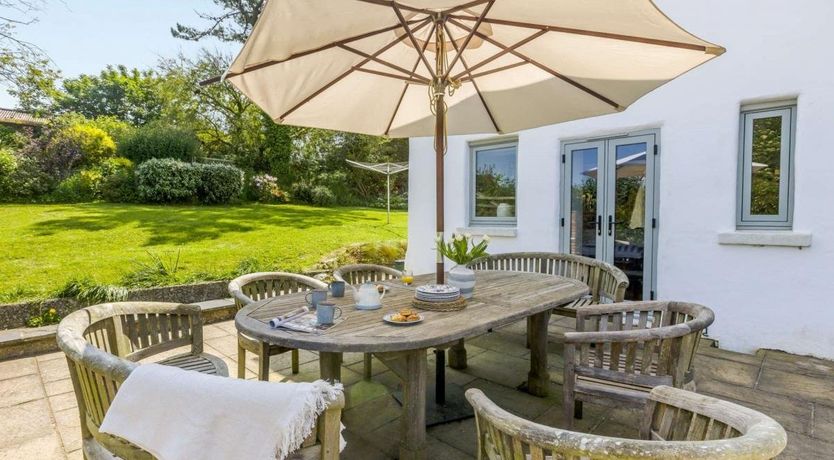 Photo of 3 Bed in South Huish