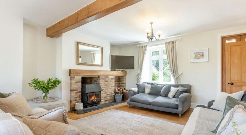 Photo of 3 Bed in South Huish