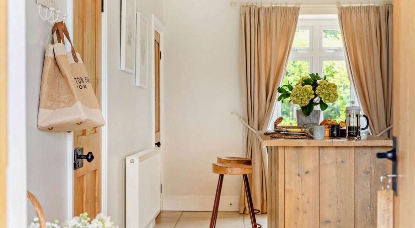 Photo of 3 Bed in South Huish