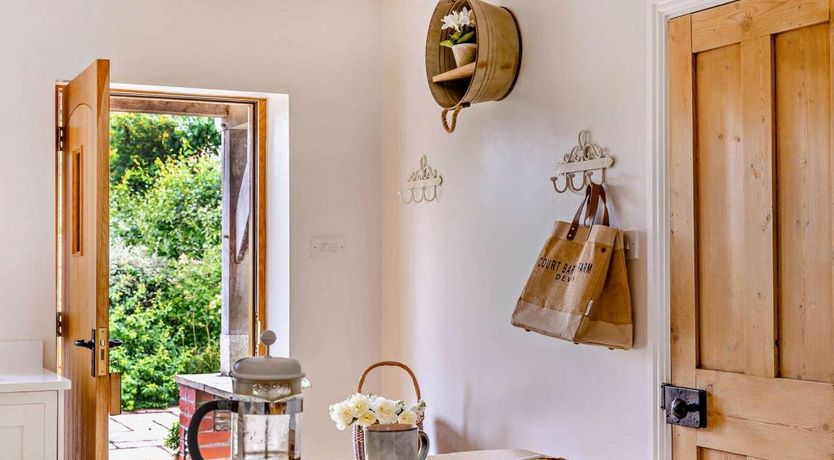 Photo of 3 Bed in South Huish